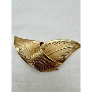 large Coro pegasus gold vintage leaf brooch - 3 Inches
